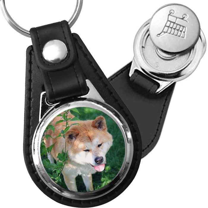 Porte-clé cuir avec médaillon chien Akita Inu