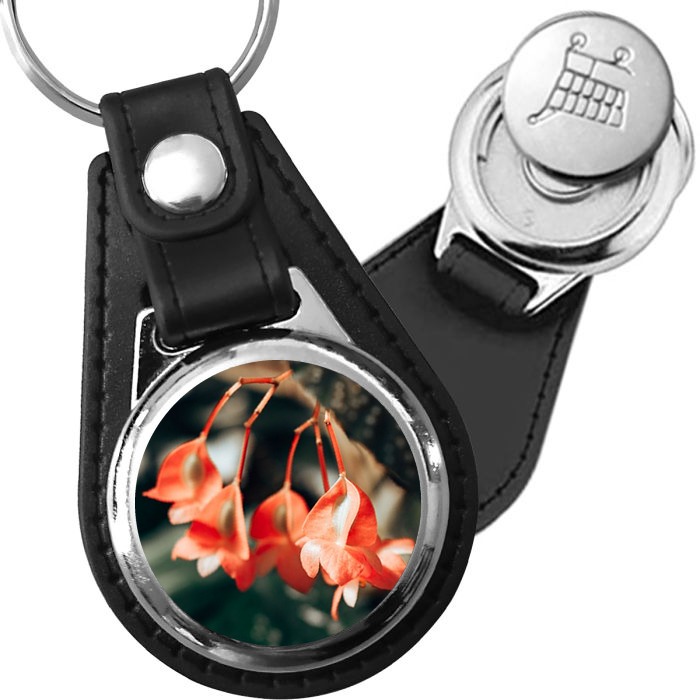 Porte-clé cuir avec médaillon fleur Bégonia