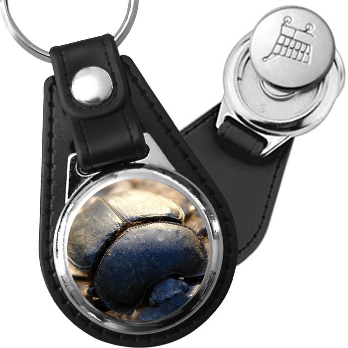 Porte-clé cuir avec médaillon insecte Bousier