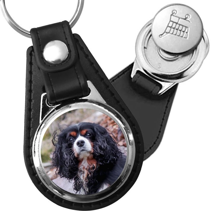 Porte-clé cuir avec médaillon chien Cavalier King Charles