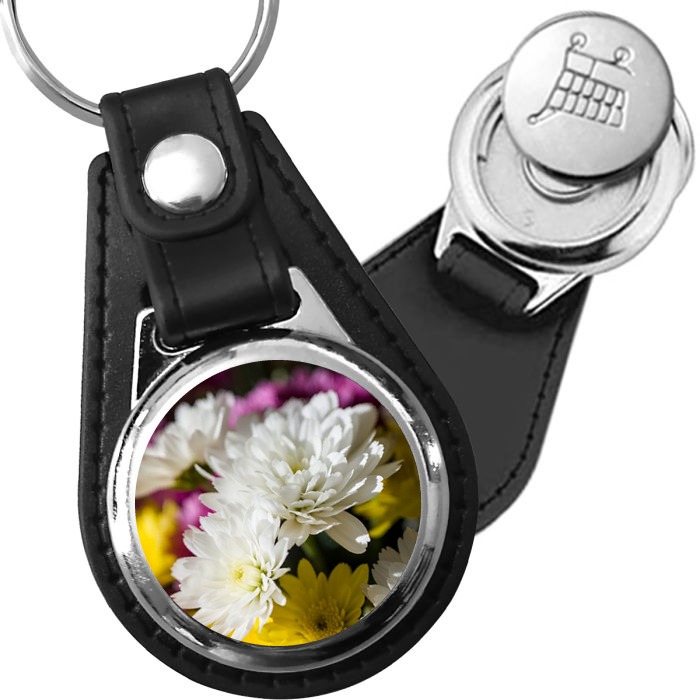 Porte-clé cuir avec médaillon fleur Chrysanthème