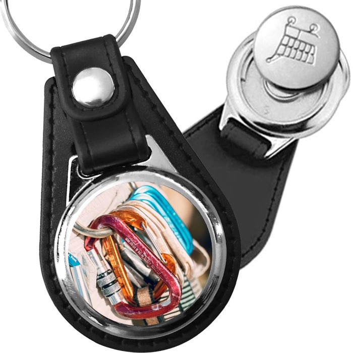 Porte-clé cuir avec médaillon sport Escalade
