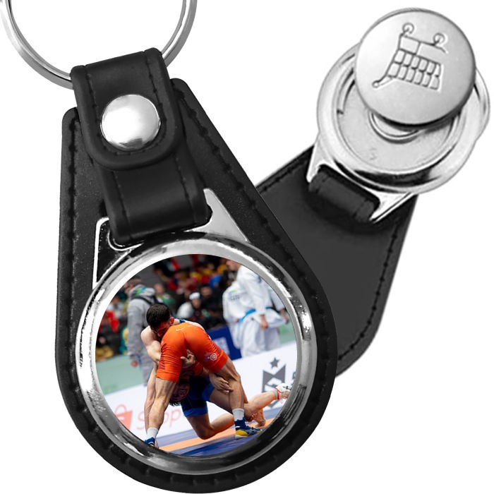 Porte-clé cuir avec médaillon sport Lutte