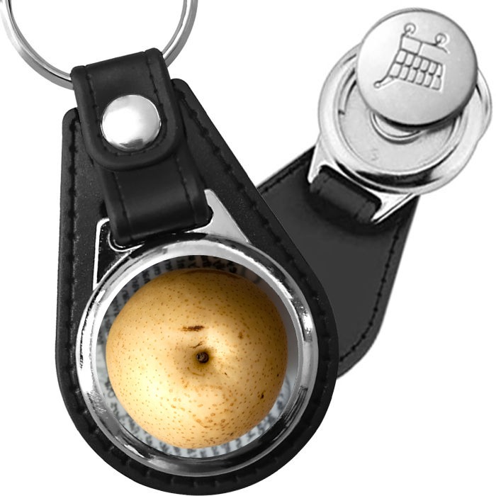 Porte-clé cuir avec médaillon fruit Nashi