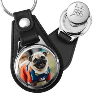 Porte-clé cuir avec médaillon chien Carlin