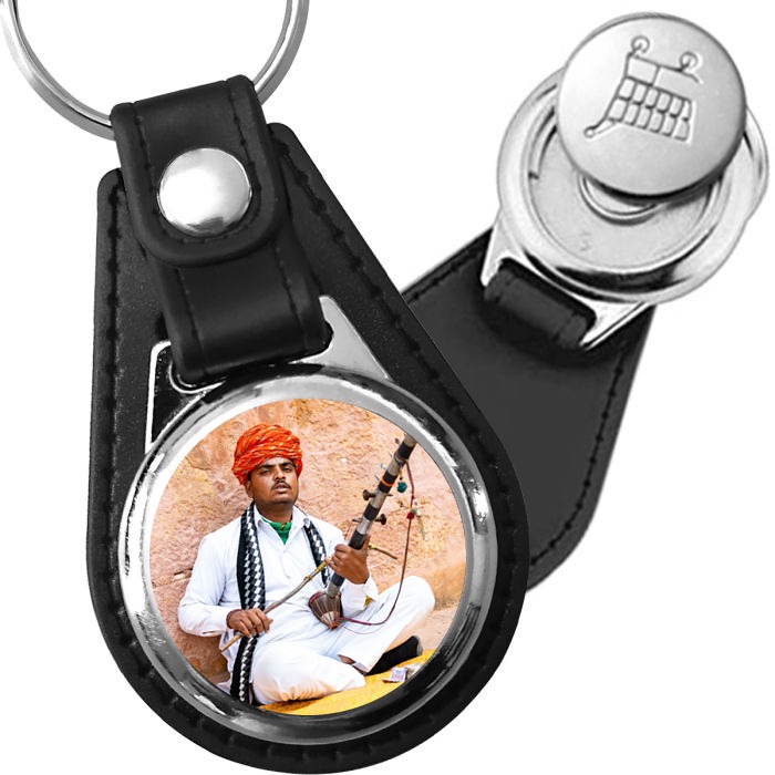 Porte-clé cuir avec médaillon instrument Sitar