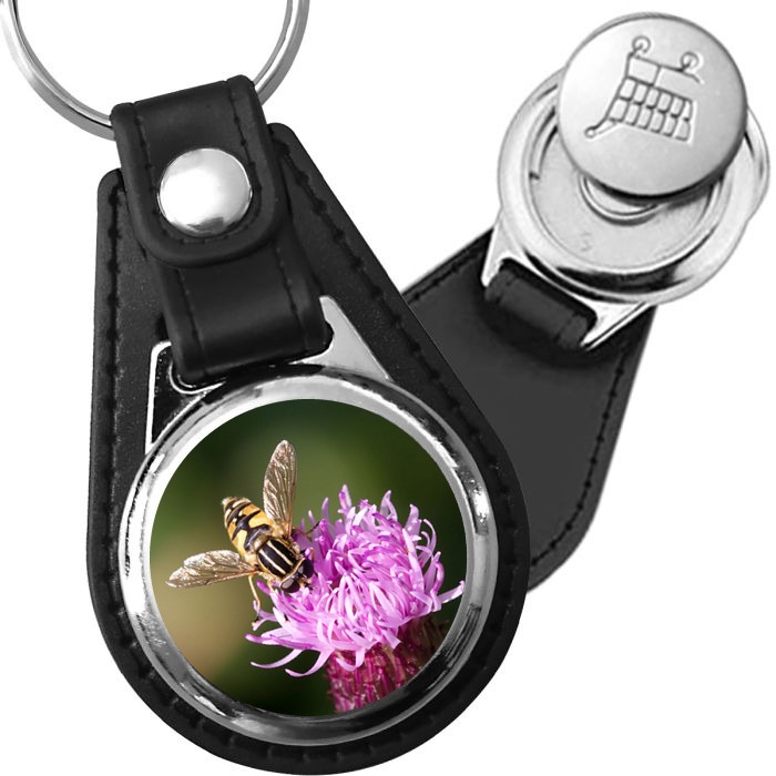 Porte-clé cuir avec médaillon insecte Syrphe