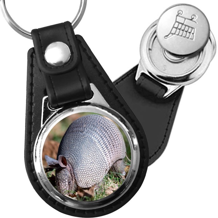 Porte-clé cuir avec médaillon mammifère Tatou