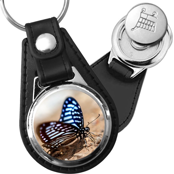 Porte-clé cuir avec médaillon insecte Papillon Tigré